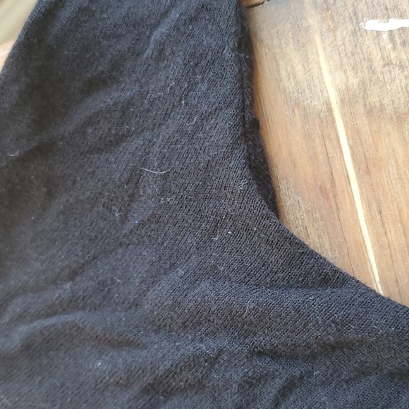 Assymetrical sweater - Picture 3 of 3